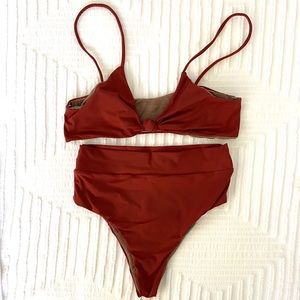 Acacia Rosewood Pauwela top (L) G Land bottoms (M)